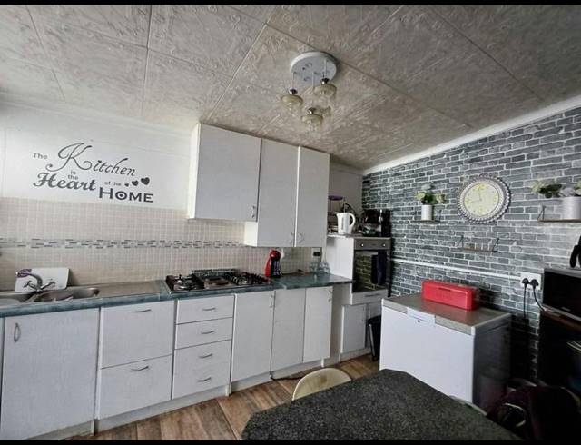 6 BEDROOM HOUSE FOR SALE IN MITCHELLS PLAIN CENTRAL